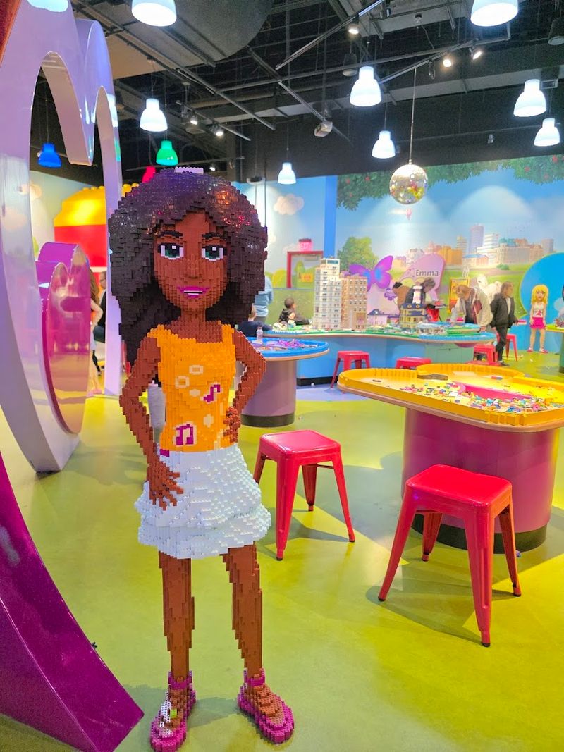 Arriving Through Great Lakes Crossing