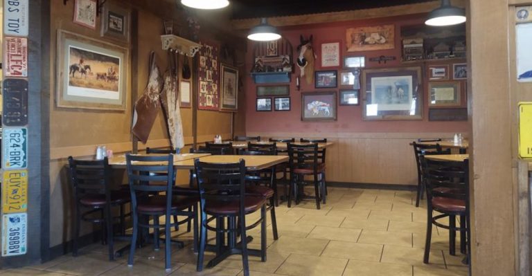 This Middle-Of-Nowhere Arizona Steakhouse Is Worth Driving Across The State For