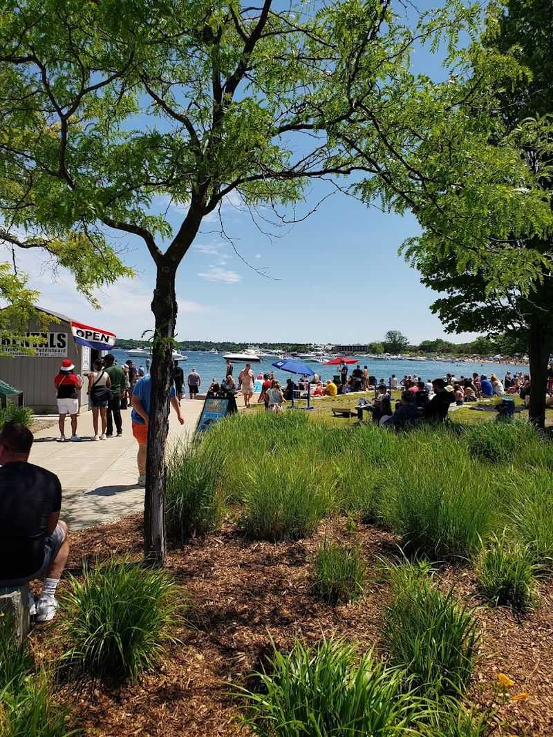 Bayfront Open Space Vibe