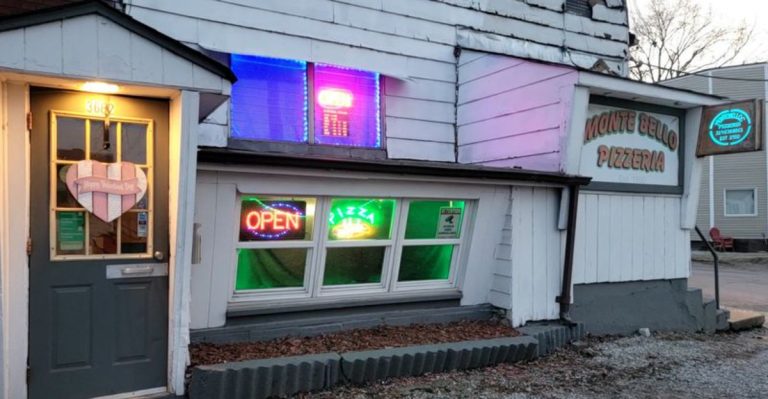 This Missouri Hole-In-The-Wall Still Serves Toasted Ravioli Just Like Generations Have Made It