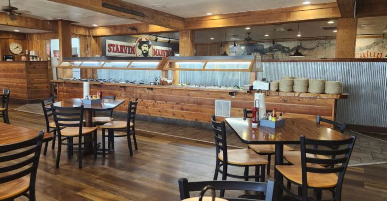 This Missouri Seafood Buffet Serves Crab Just The Way Locals Swear They Grew Up Eating It