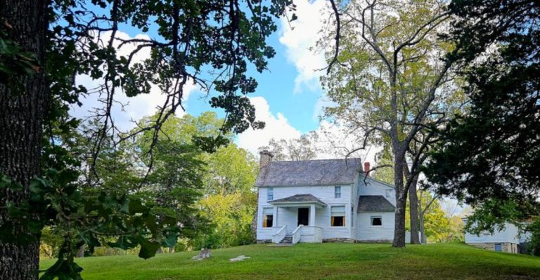 This Missouri Town Is A Must-Visit For Fans Of A Legendary American Writer