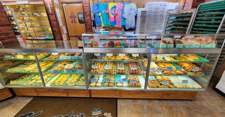 This Modest Ohio Bakeshop Has Been Winning Local Hearts Since 1925