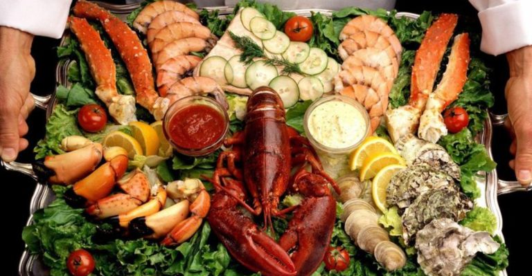 This New Hampshire Tucked-Away Lobster Spot Proves The Best Things In Life Are Hidden