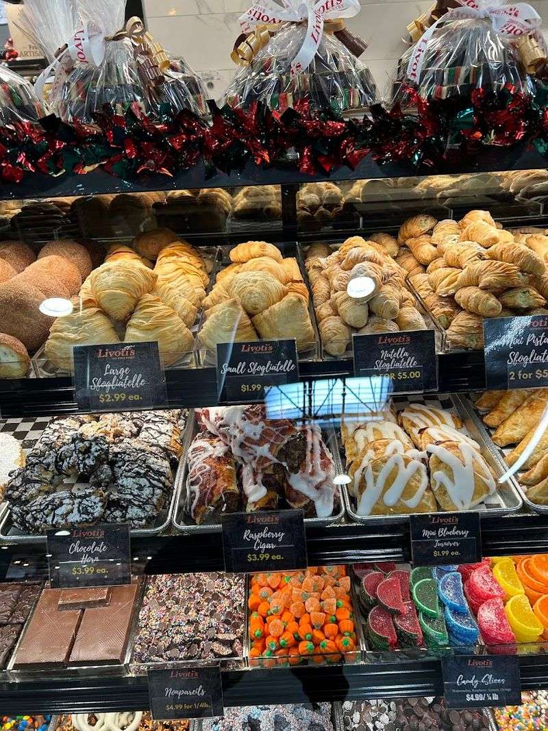 How One Bakery Spoiled Me For All Other Croissants