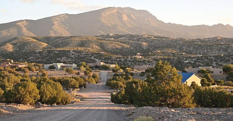 This New Mexico Town Is Becoming A Top Pick For Retirees Seeking Mountain Views
