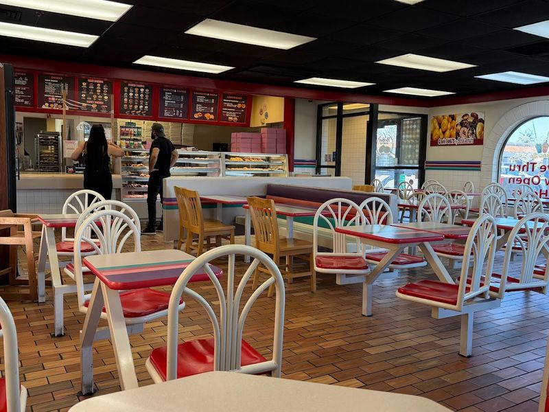 Round-The-Clock Donut Paradise