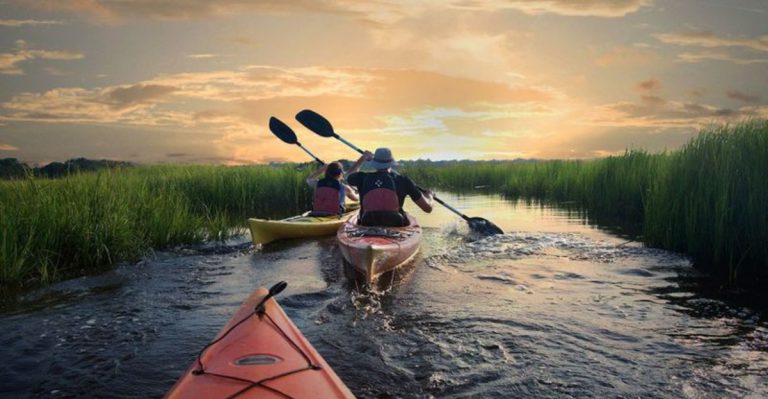 This North Carolina Coastal Island Village Is Perfect For A Slow Weekend Drive