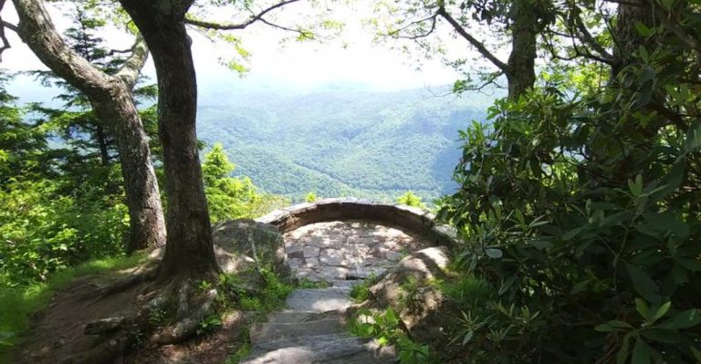 This North Carolina Mountain View Is So Good It Feels Unreal