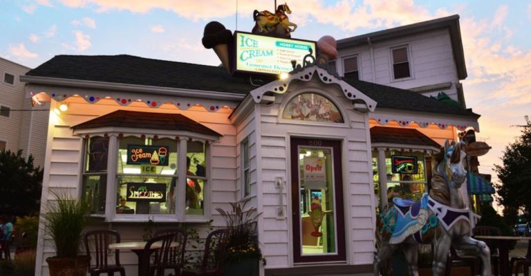 This Ocean City, New Jersey Ice Cream Parlor Serves Banana Splits Worth Every Sweet Mile