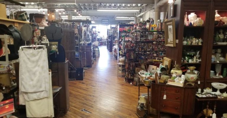 This Ohio Antique Mall Has So Many Treasures You May Lose Track Of Time