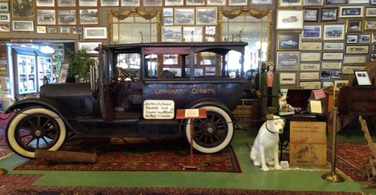 This Ohio Auto Museum Is A Dream Come True For Vintage Car Fans