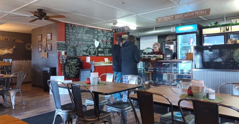 This Ohio BBQ Joint Sells Out So Fast People Line Up Before Sunrise