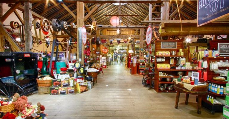 This Ohio Country Store Turns Every Visit Into A Real Treasure Hunt