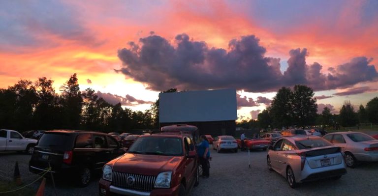 This Ohio Drive-In Brings Back The Kind Of Summer Nights People Miss