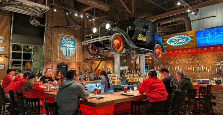 This Ohio Garage-Themed Restaurant Is A Dream Spot For Car Enthusiasts