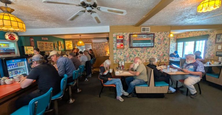This Ohio Hole-In-The-Wall Diner Serves Up The Most Unforgettable Country Fried Steak