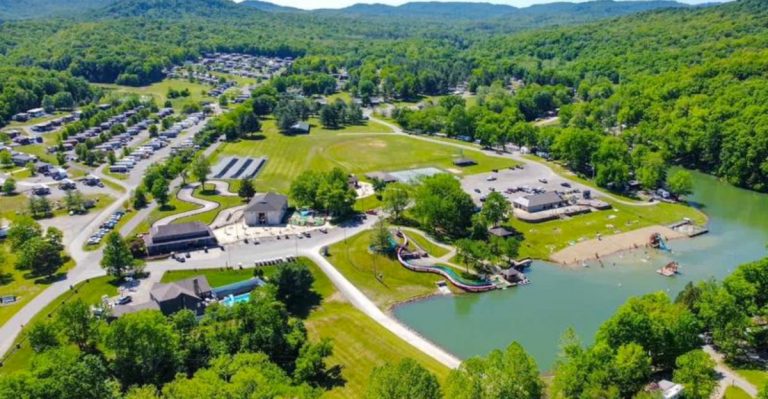 This Ohio Lake Beach Is A Must-Visit Spot For A Sunny Summer Day