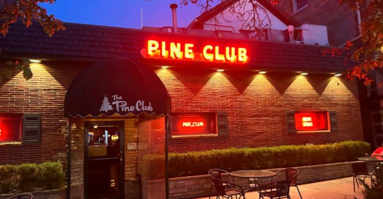 This Ohio Supper Club Has Been Perfecting Steaks In A Nostalgic Setting Since The ’50s