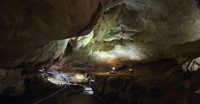 This Oklahoma Cave Is The Only Gypsum Show Cave In America You Can Explore Underground