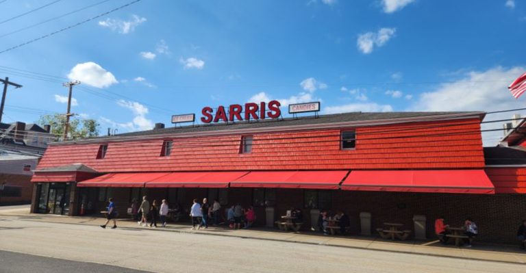 This Old-Fashioned Candy Store In Pennsylvania Draws Visitors From Far And Wide