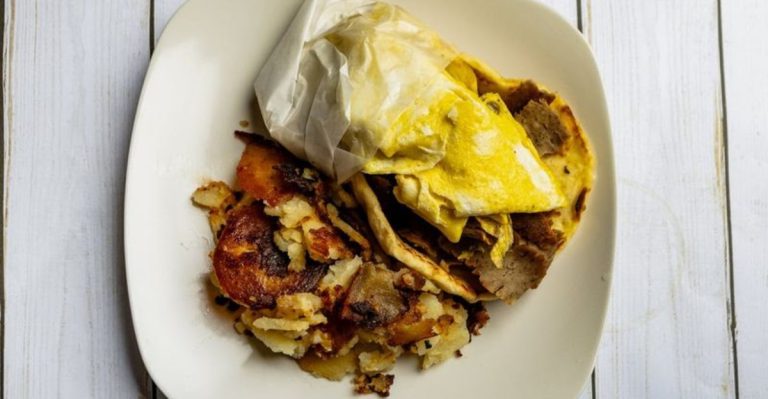 This Old-School Colorado Spot Is Quietly Making The Best Omelettes In The West