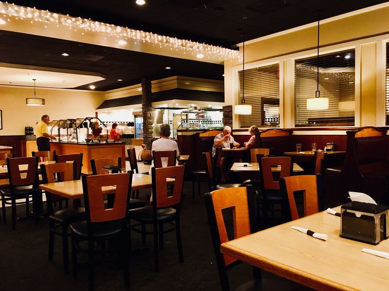 Arrive Between Lunch And Dinner For The Calm Sweet Spot