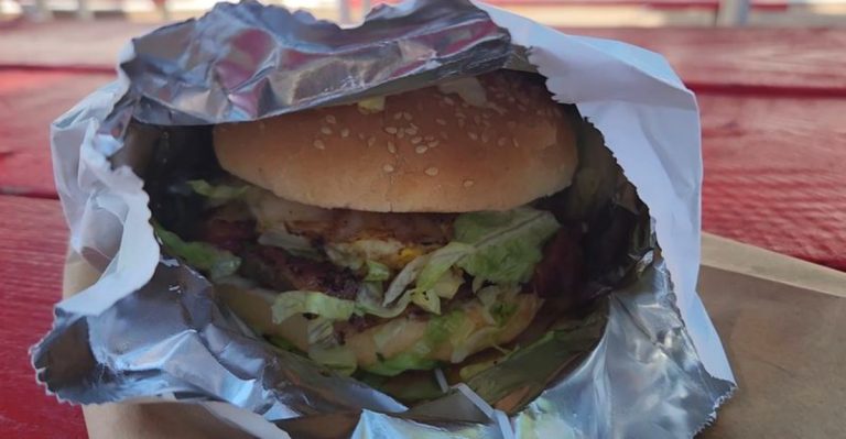 This Oregon Burger Joint Is So Under The Radar, Locals Call Its Double Cheeseburgers Their Secret