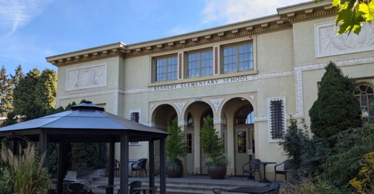 This Oregon Spot Takes Dining So Seriously It Belongs At The Top Of Your Must-Visit List