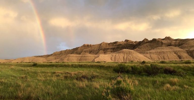 This Otherworldly Nebraska Park Looks Like A Mini Badlands Hidden In The Prairie