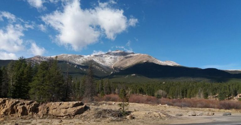 This Peaceful Colorado Mountain Town Looks Like It Was Pulled Straight From A Postcard