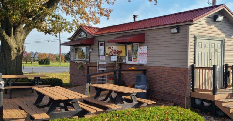 This Pennsylvania Bakeshop Serves Cinnamon Rolls So Good They Justify The Trip