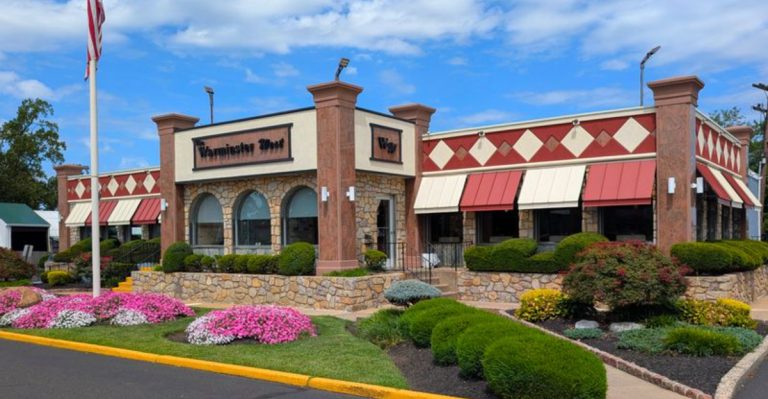 This Pennsylvania Diner Serves A Chicken Parm So Good It Comes With Soup And Dessert