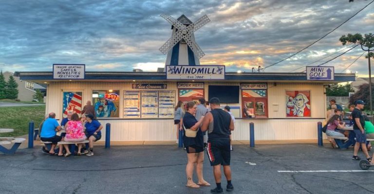 This Pennsylvania Ice Cream Shop Is Big On Frozen Treats And Mini Golf Adventures