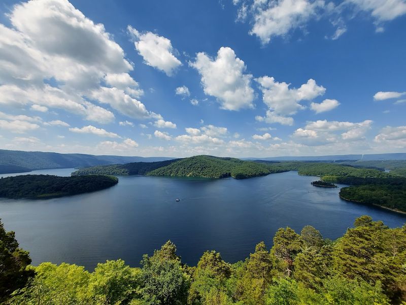 The Sheer Size Of Raystown Lake Makes It Houseboat-Ready
