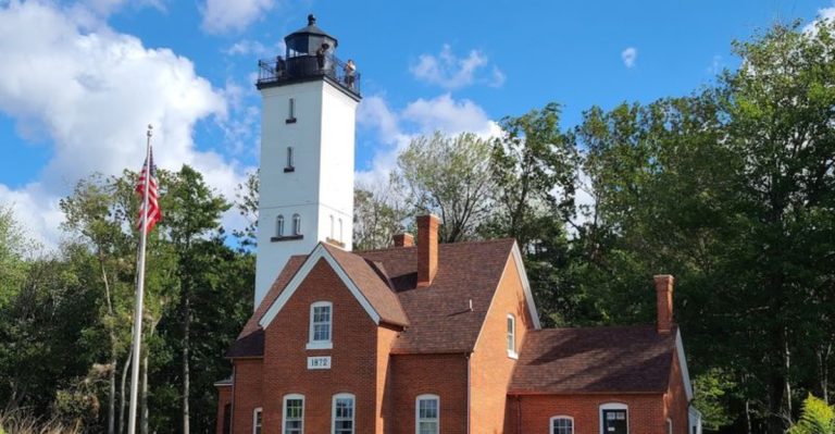This Pennsylvania Lighthouse Combines Stunning Views With A Fascinating Slice Of Maritime History