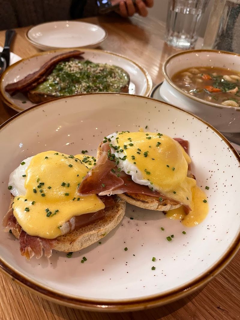 Hours That Reward the Early Risers