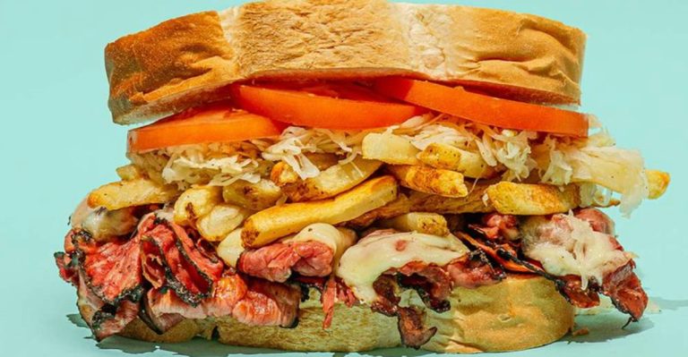 This Pennsylvania Restaurant Is So Legendary, People Don’t Mind The Hours-Long Line