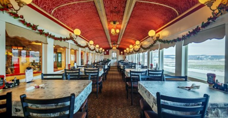 This Pennsylvania Restaurant Lets You Eat Inside A Vintage Train Car This February