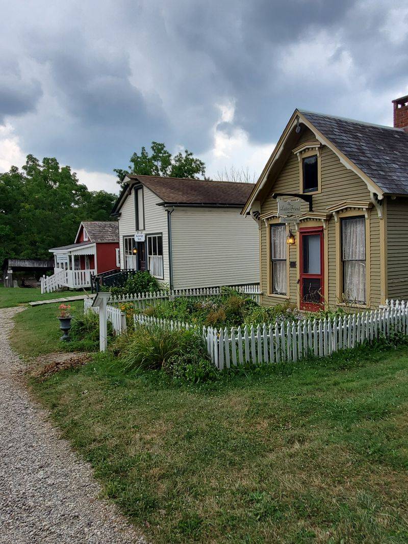 A Living Timeline of Pioneer Architecture