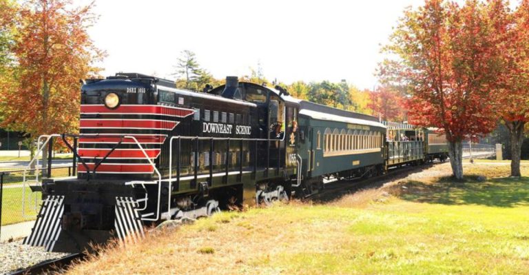 This Picturesque Maine Train Ride Is Perfect For A Family Day Out