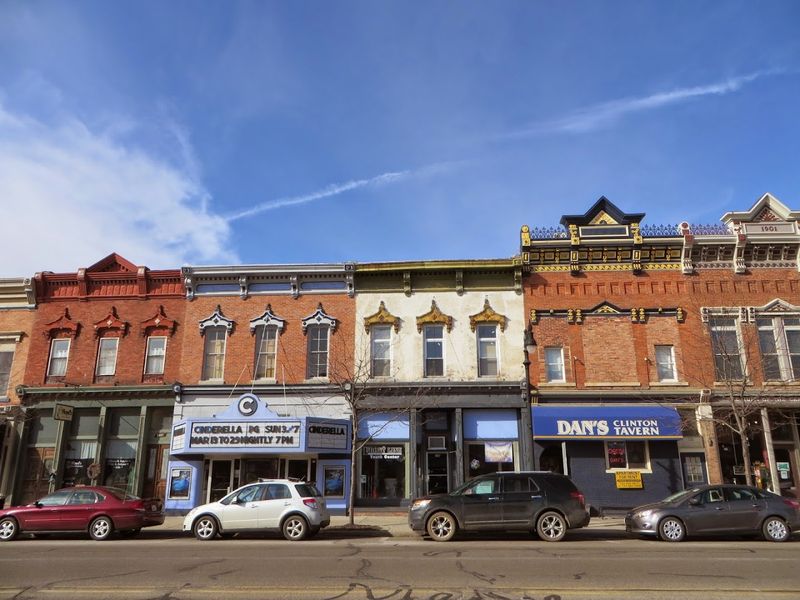 The Quiet Vibe On M-52