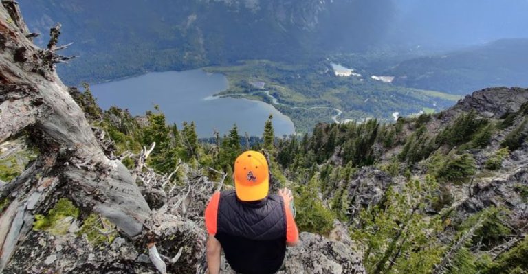 This Quirky Washington Town Has No Stoplights, Just Trails, Wood-Fired Pizza, And A Lot Of Charm