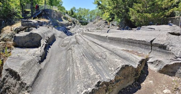 This Remarkable Ohio Natural Wonder Tells A Story Written 12,000 Years Ago
