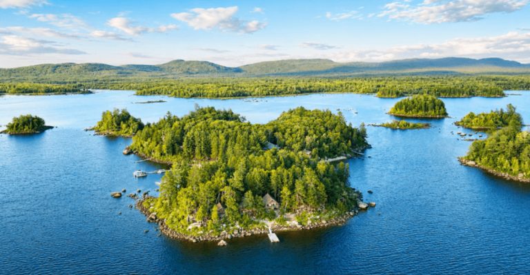 This Remote Maine Mountain Town Is Called “The Switzerland Of Maine” For A Reason