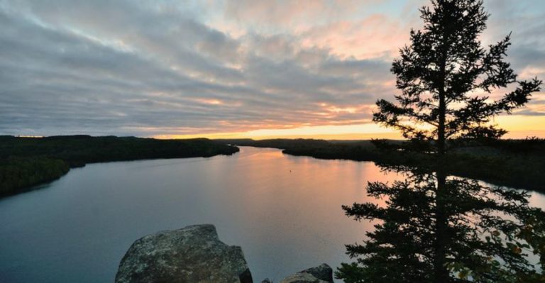 This Remote Minnesota Lake Retreat Is So Peaceful, Locals Call It Their True Escape