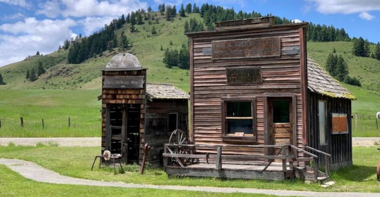 This Remote Washington Ghost Town Feels Like It Belongs To Another Era