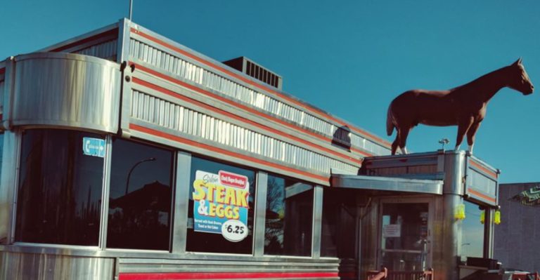 This Retro Colorado Diner Is Why People Wake Up Early