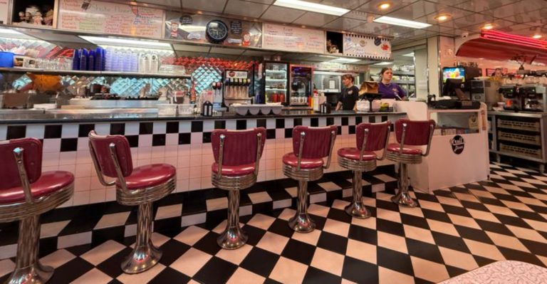 This Retro North Dakota Roadside Diner Still Feels Like The Good Old Days