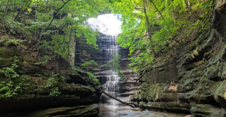 This Scenic Illinois Canyon Hike Rewards You With A Stunning Waterfall